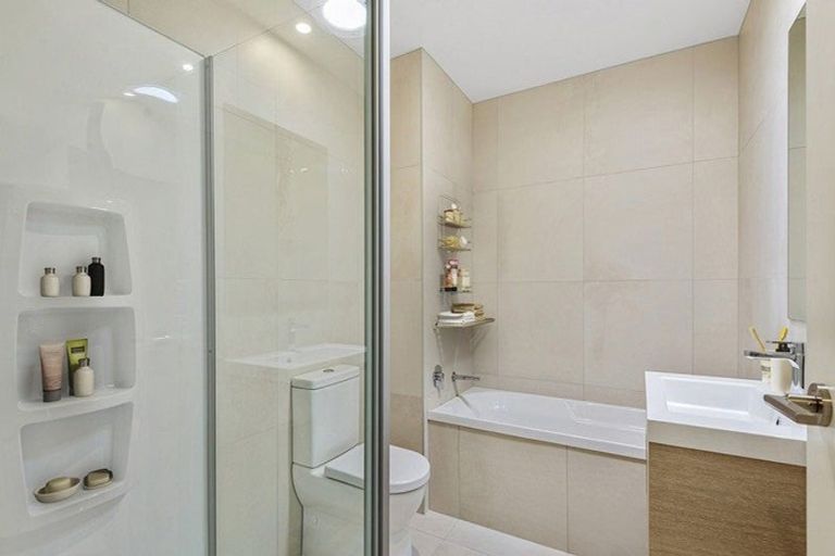 Photo of property in 17 Orona Place, Takanini, 2112