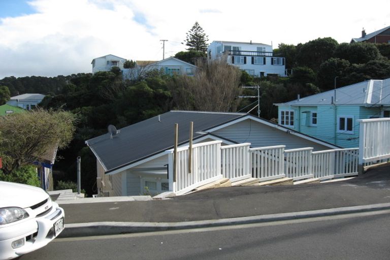 Photo of property in 1-3/100 Overtoun Terrace, Hataitai, Wellington, 6021