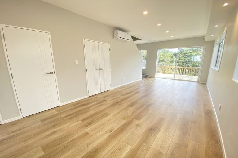 Photo of property in 35 Kaimai Avenue, Massey, Auckland, 0614