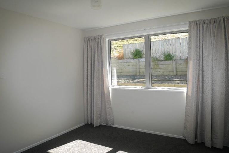 Photo of property in 137a Newlands Road, Newlands, Wellington, 6037