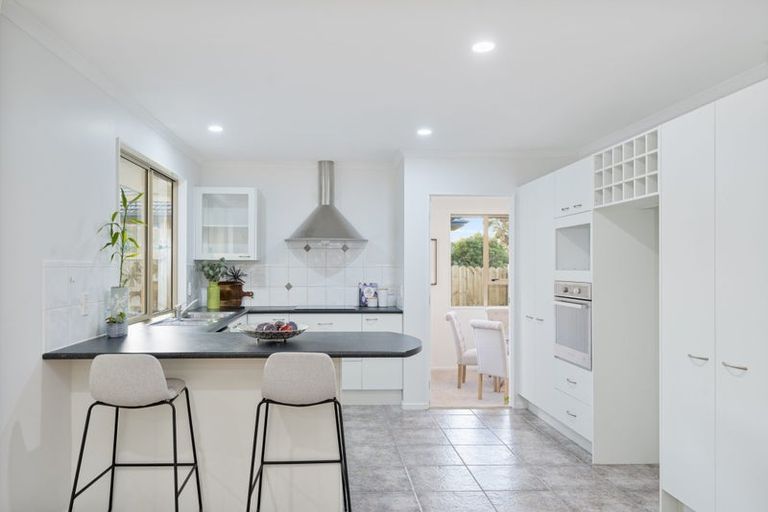 Photo of property in 38 Semillon Avenue, Henderson, Auckland, 0612