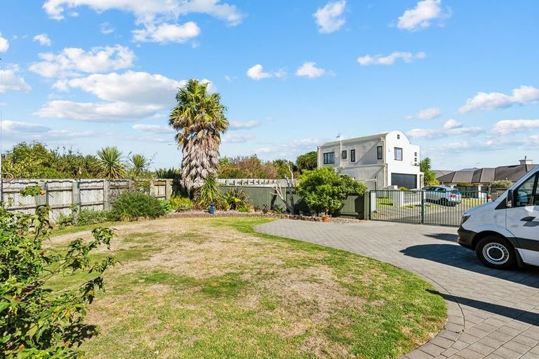 Photo of property in 59 Milne Drive, Paraparaumu, 5032