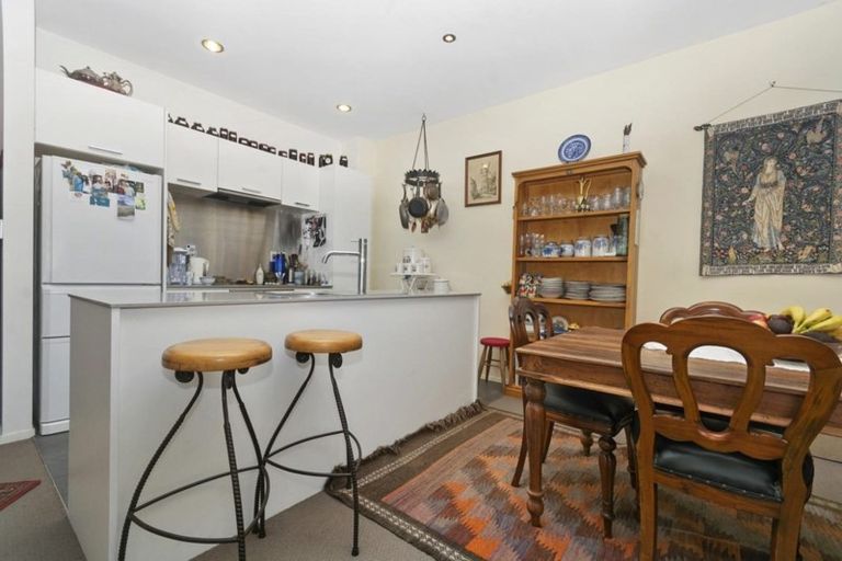 Photo of property in 76p Edmonton Road, Henderson, Auckland, 0612