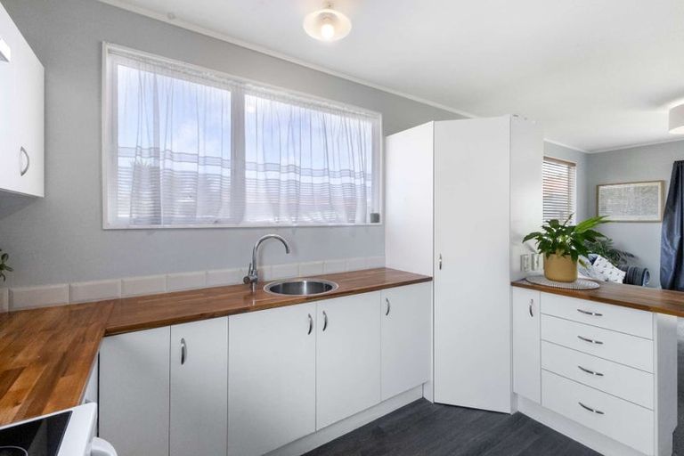 Photo of property in 15a Naumai Place, Spotswood, New Plymouth, 4310