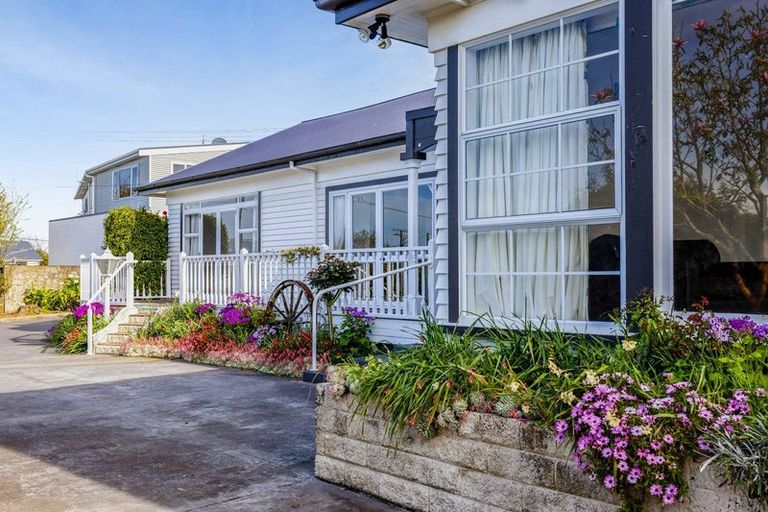 Photo of property in 35 Campbell Street, Hawera, 4610