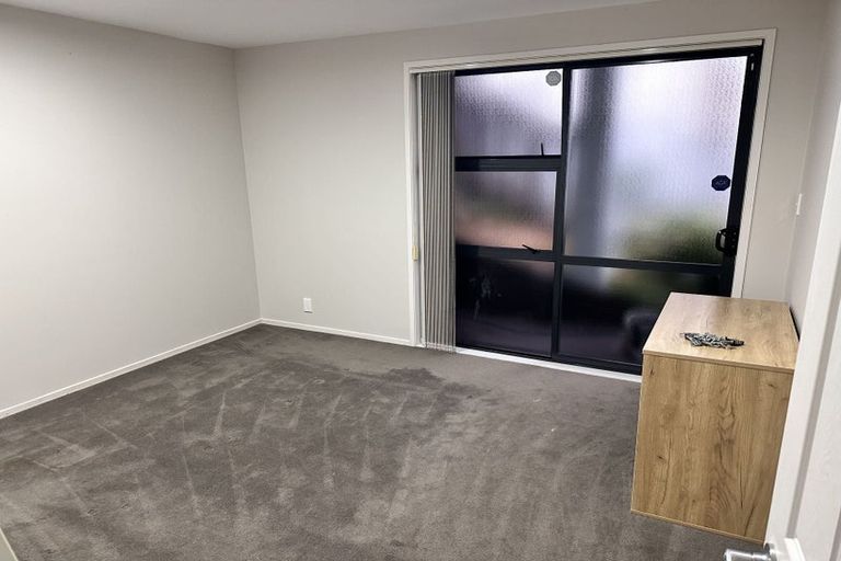 Photo of property in 5 Belleaire Court, West Harbour, Auckland, 0618