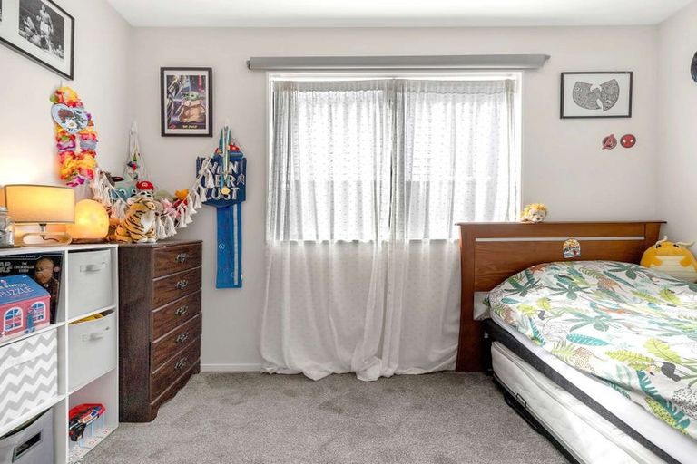 Photo of property in 76 Accolage Boulevard, Kumeu, 0810