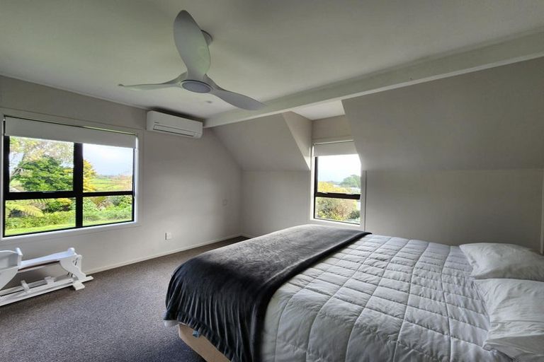 Photo of property in 136 Wairau Road, Oakura, New Plymouth, 4374