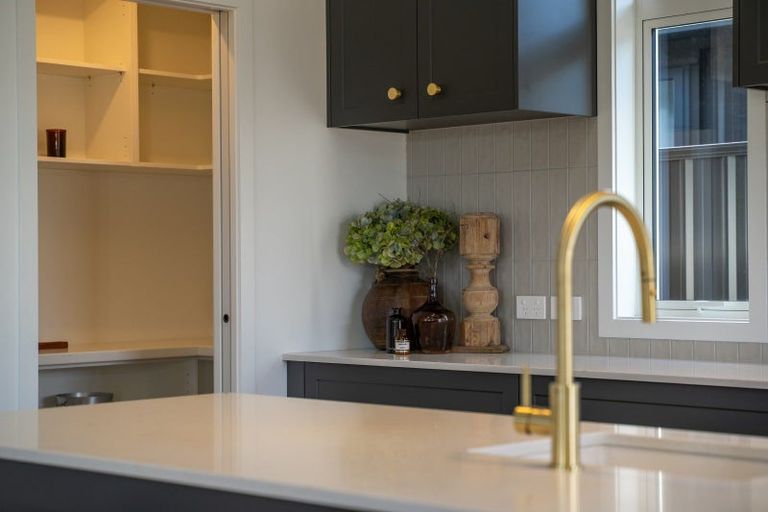 Photo of property in 105 Burdon Loop, Lake Hawea, 9382