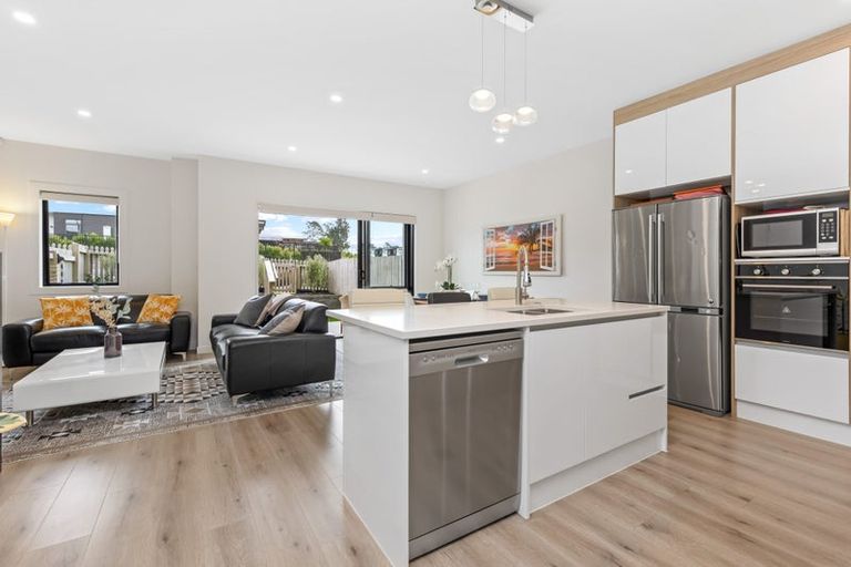 Photo of property in 10b Nellie Drive, Kumeu, 0810