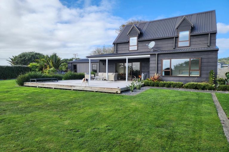 Photo of property in 136 Wairau Road, Oakura, New Plymouth, 4374