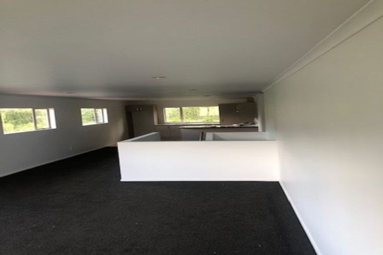 Photo of property in 52 Garelja Road, Henderson, Auckland, 0612