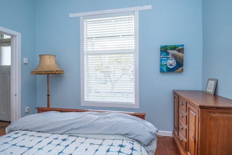 Photo of property in 12 Root Street, Gisborne, 4010