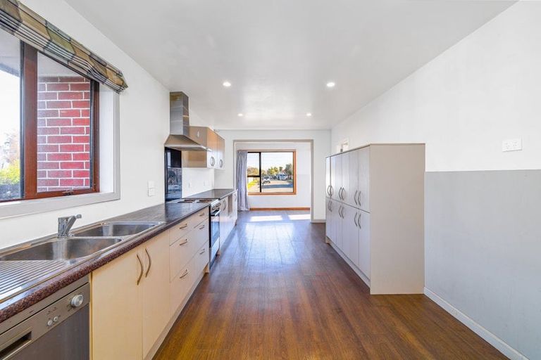 Photo of property in 28 Parker Street, Hornby, Christchurch, 8042