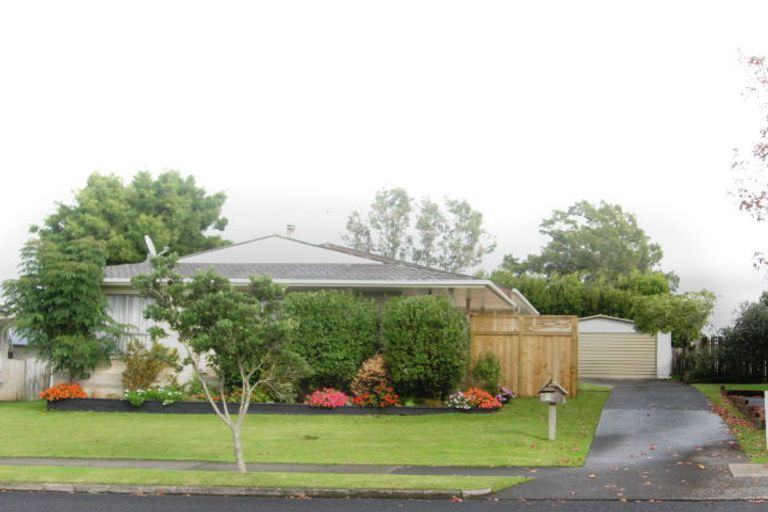 Photo of property in 41 Walworth Avenue, Pakuranga Heights, Auckland, 2010