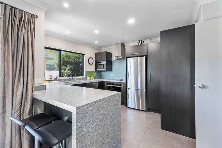 Photo of property in 18 Ko Place, Pyes Pa, Tauranga, 3112