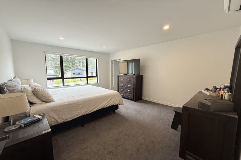 Photo of property in 10 Maraeariki Avenue, Orewa, 0931