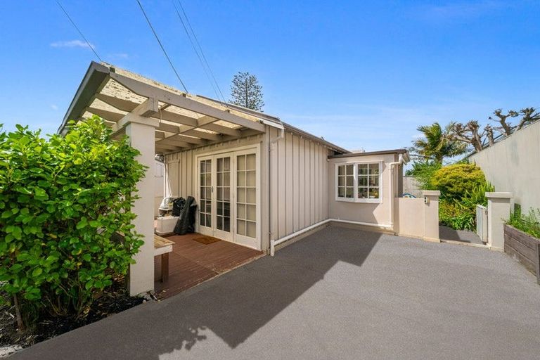 Photo of property in 7 Aberdeen Road, Castor Bay, Auckland, 0620