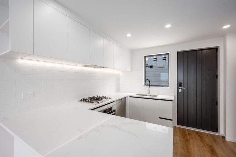 Photo of property in 6/737 East Coast Road, Browns Bay, Auckland, 0630