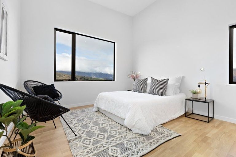 Photo of property in 5 Lancewood Lane, Queenstown, 9300