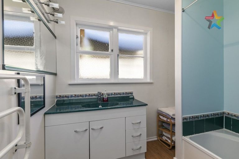 Photo of property in 109a Hine Road, Wainuiomata, Lower Hutt, 5014