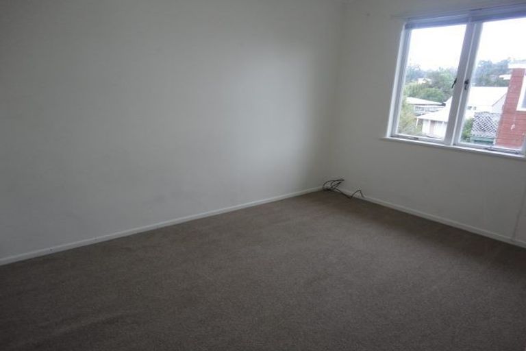 Photo of property in 12 Surat Place, Glen Eden, Auckland, 0602