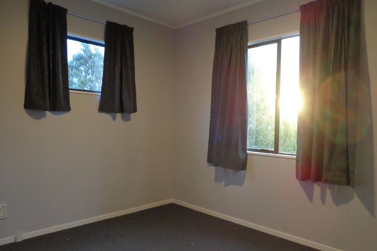 Photo of property in 13 Craigbank Avenue, New Lynn, Auckland, 0600