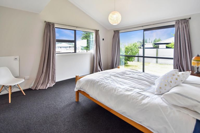 Photo of property in 22 Rhoboro Road, Twizel, 7901