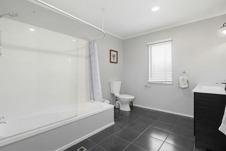 Photo of property in 18 Westbrook Place, Pomare, Rotorua, 3015