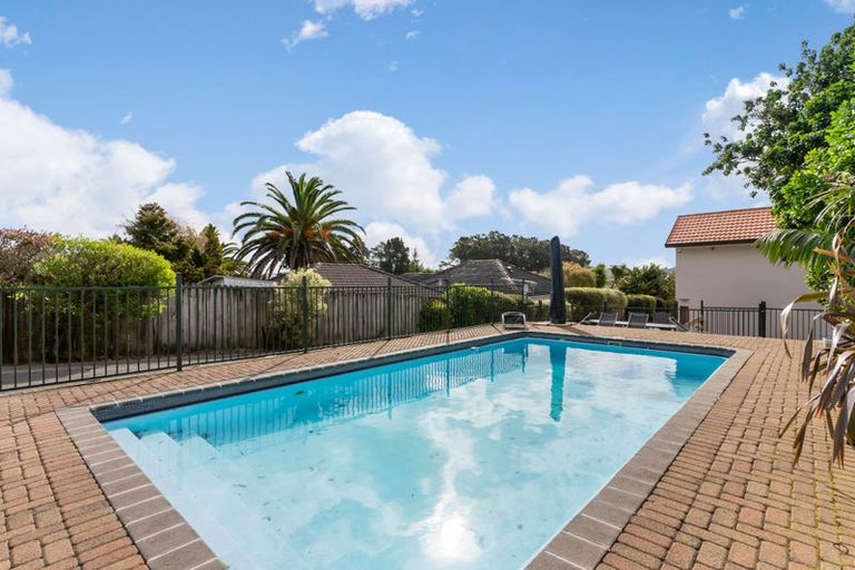 Photo of property in 3/102 Greenhithe Road, Greenhithe, Auckland, 0632