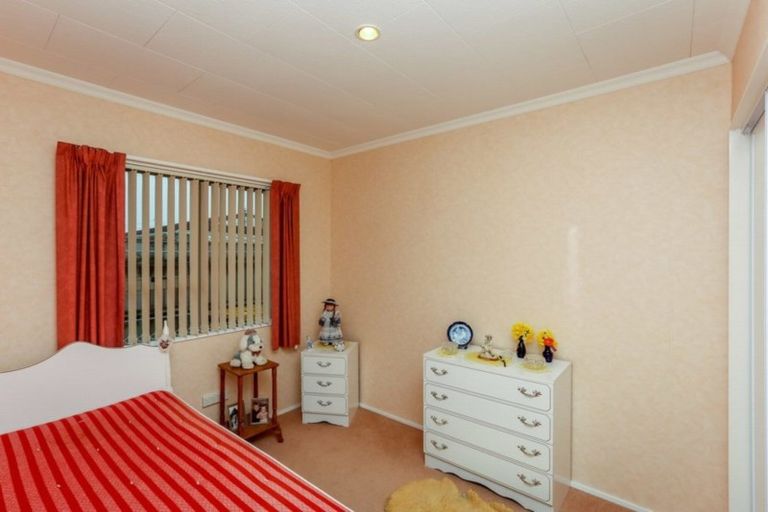 Photo of property in 38 Tukapa Street, Westown, New Plymouth, 4310