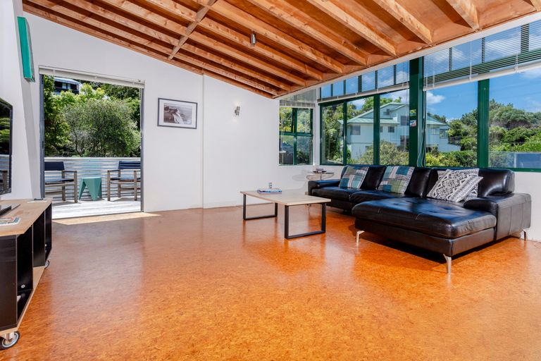 Photo of property in 6 Gannet Point, Rothesay Bay, Auckland, 0630