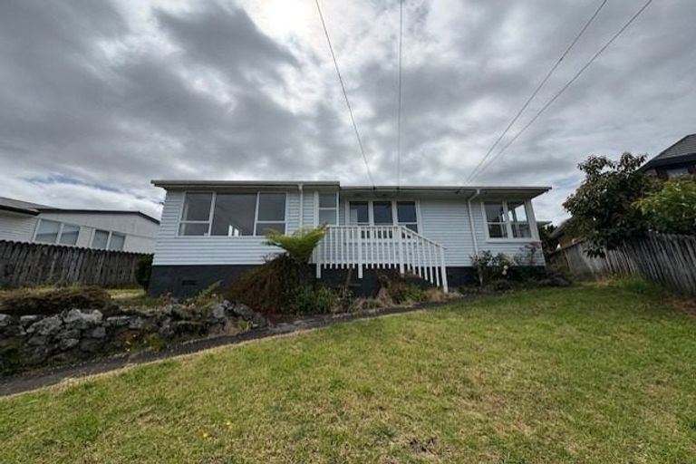 Photo of property in 12 Sullivan Avenue, Mangere Bridge, Auckland, 2022