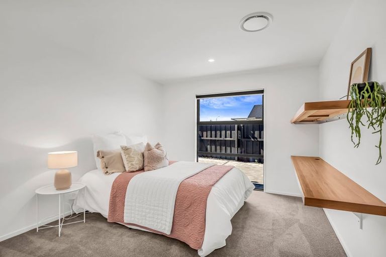 Photo of property in 17 Angus Place, Rangiora, 7400