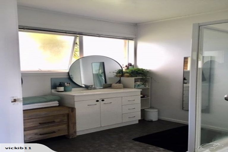 Photo of property in 2/108 Canongate Street, Birkdale, Auckland, 0626