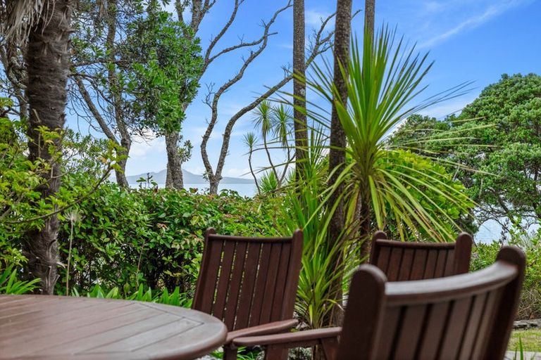 Photo of property in 75 Cliff Road, Torbay, Auckland, 0630
