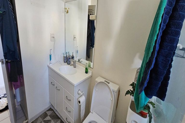 Photo of property in Krisley Court, 25/6 Ambrico Place, New Lynn, Auckland, 0600