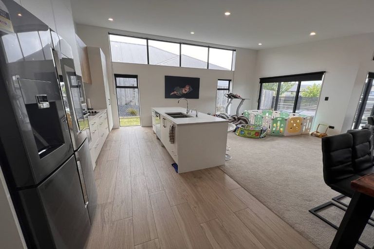 Photo of property in 24 Sarikei Avenue, Northwood, Christchurch, 8051