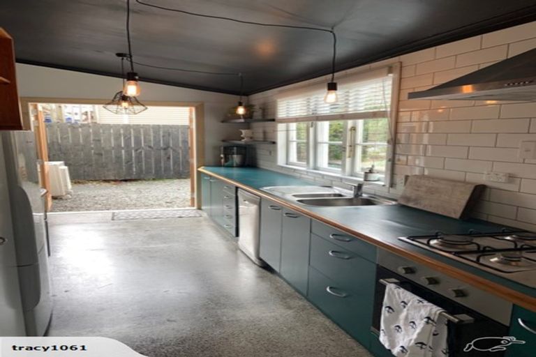 Photo of property in 49 Rolleston Street, Mount Cook, Wellington, 6021