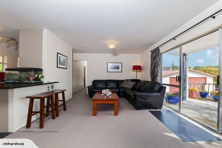 Photo of property in 18 Garton Drive, Massey, Auckland, 0614