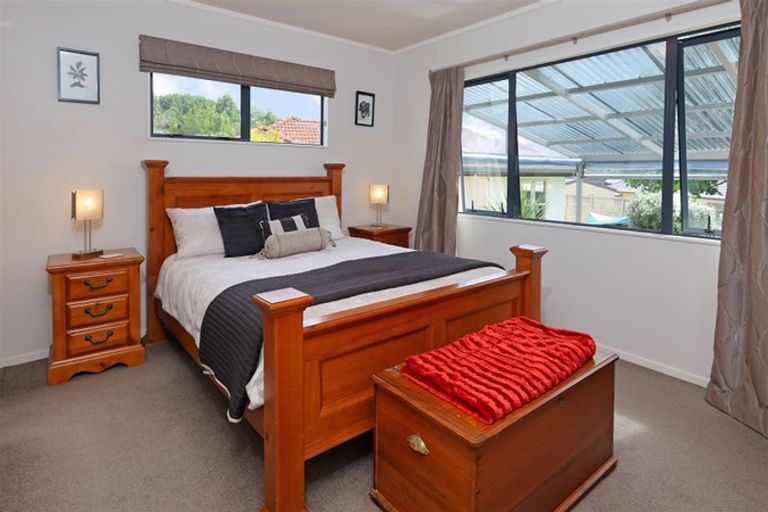 Photo of property in 5 Cognac Place, Henderson, Auckland, 0612