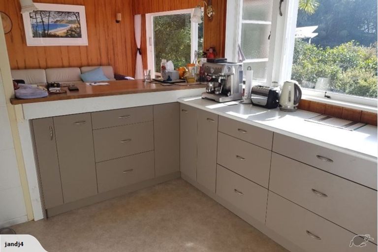 Photo of property in 4 Inaka Place, Titirangi, Auckland, 0604