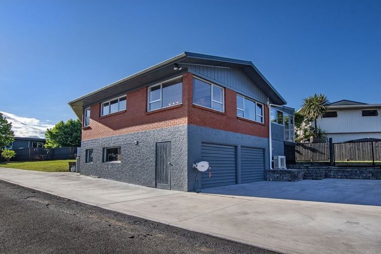 Photo of property in 8 Moa Place, Onerahi, Whangarei, 0110