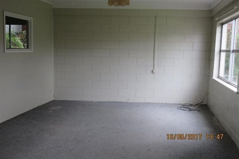 Photo of property in 303 Great North Road, Henderson, Auckland, 0612