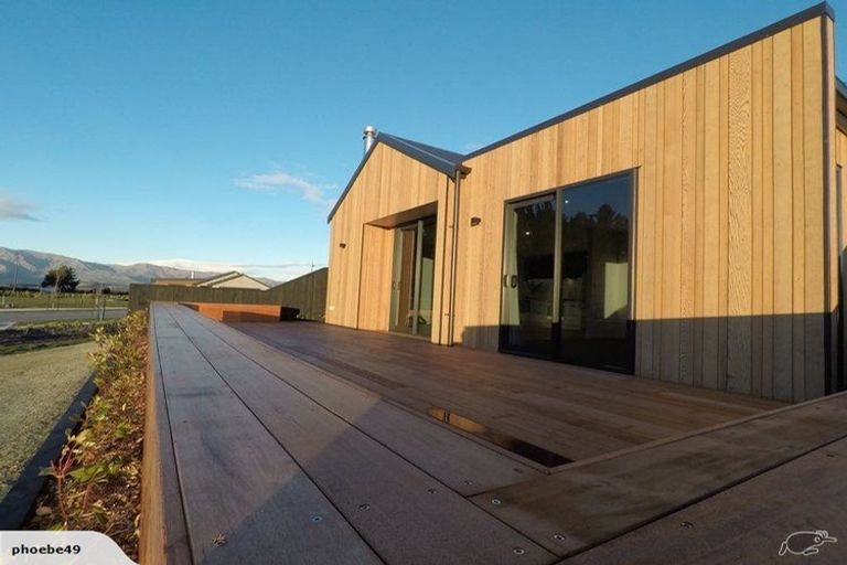 Photo of property in 15 Mount Creighton Crescent, Wanaka, 9305