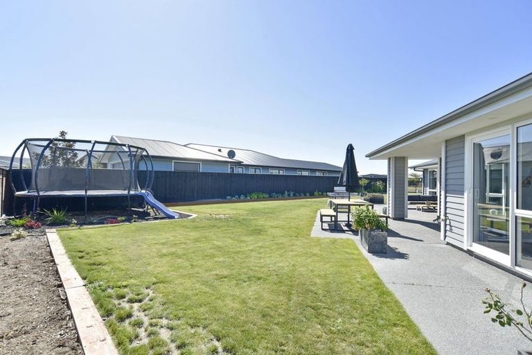 Photo of property in 35 Koura Drive, Rangiora, 7400