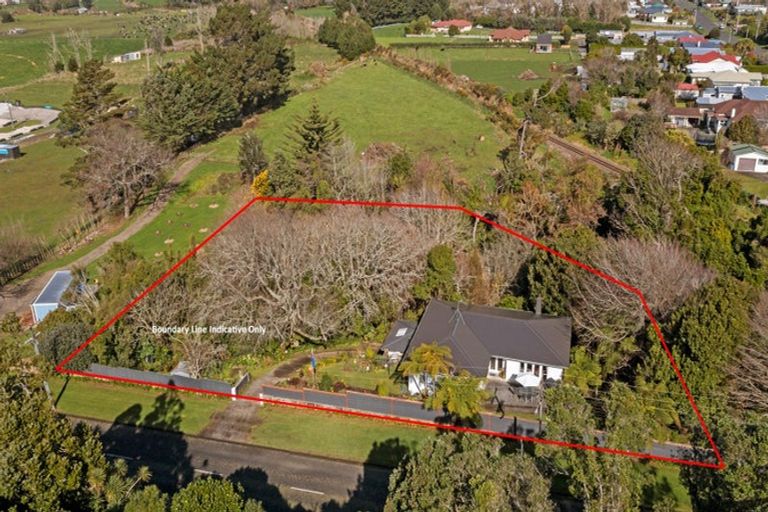 Photo of property in 1 High Road, Hawera, 4610