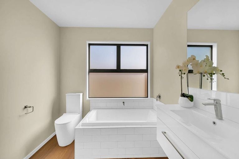 Photo of property in 21 Ellmers Street, Woodend, 7691