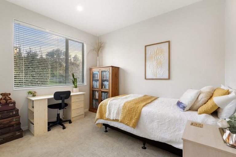 Photo of property in 7 Bridget Court, Red Beach, 0932