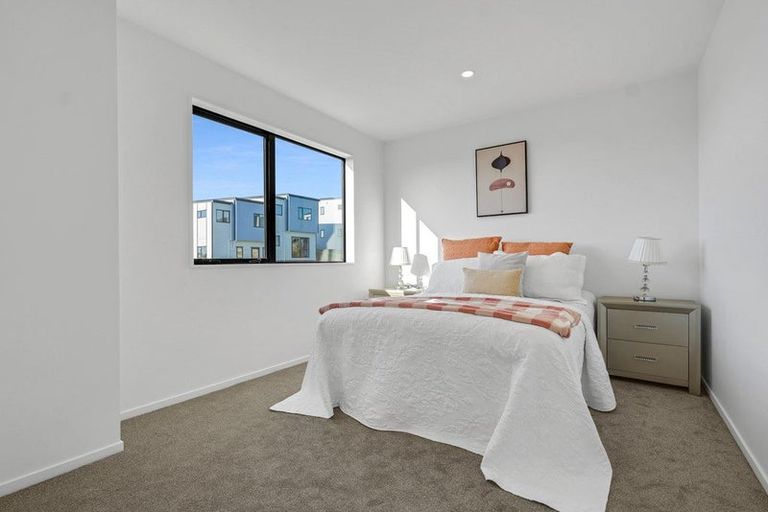 Photo of property in 9b Putiputi Way, Papakura, 2110